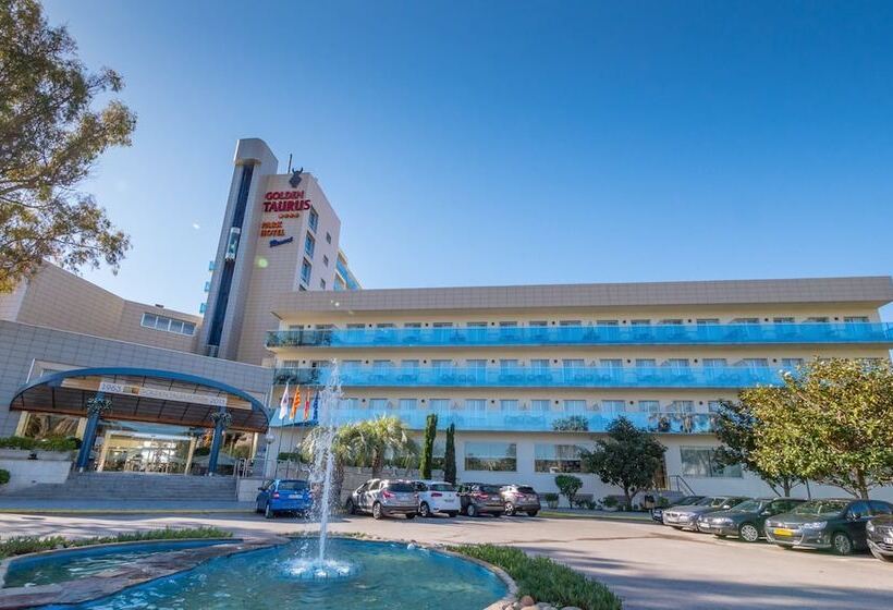 בית מלון כפרי Golden Taurus Aquapark Resort