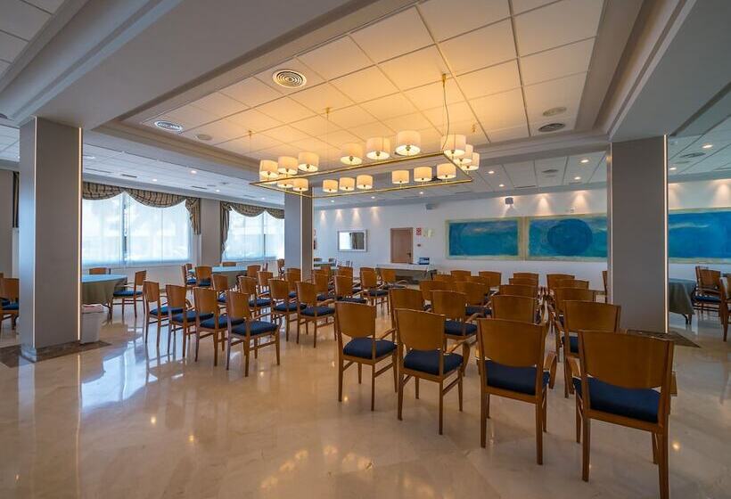 בית מלון כפרי Golden Taurus Aquapark Resort