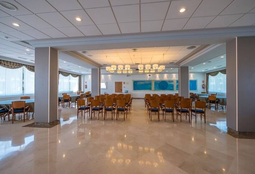 בית מלון כפרי Golden Taurus Aquapark Resort