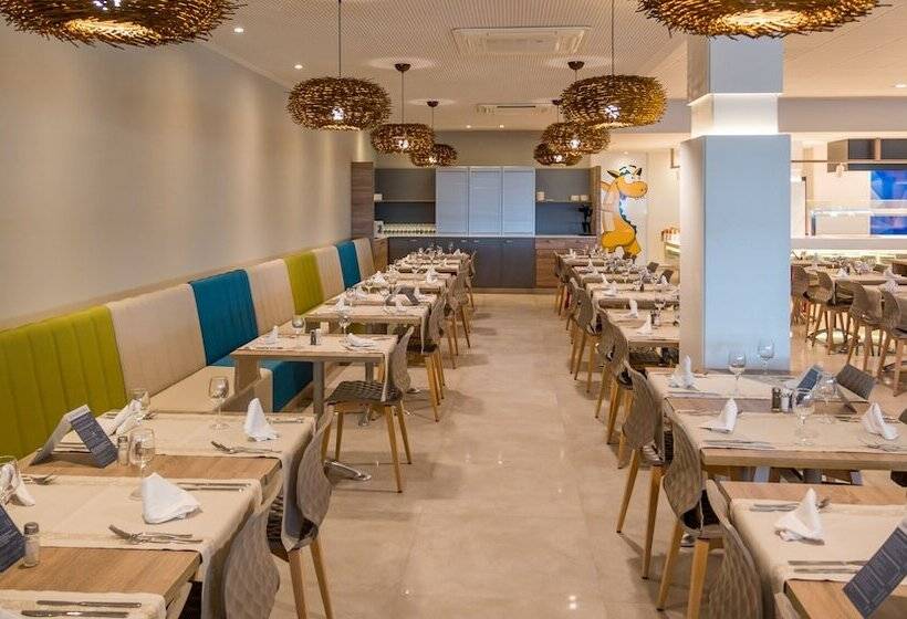 בית מלון כפרי Golden Taurus Aquapark Resort