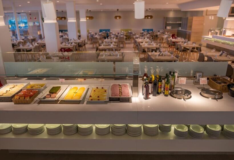 בית מלון כפרי Golden Taurus Aquapark Resort