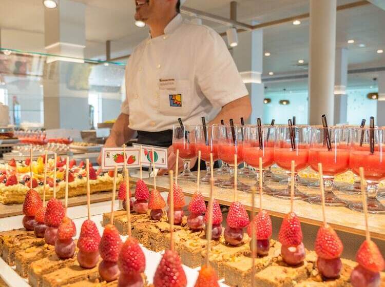 בית מלון כפרי Golden Taurus Aquapark Resort