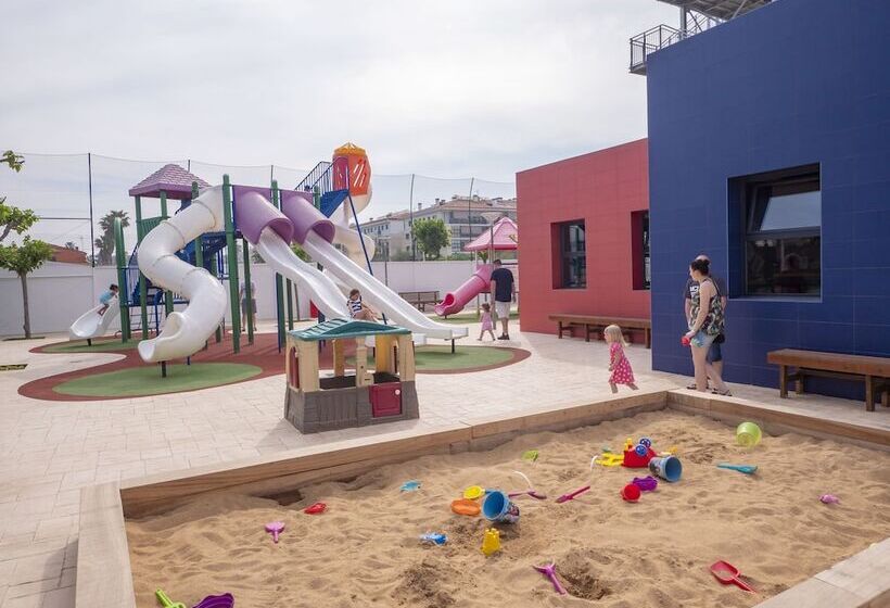 בית מלון כפרי Golden Taurus Aquapark Resort