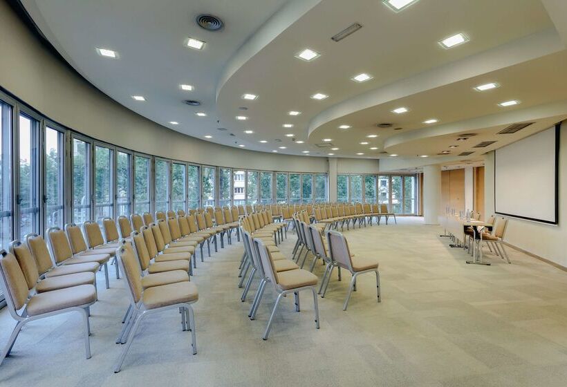 Отель Hesperia Barcelona Presidente