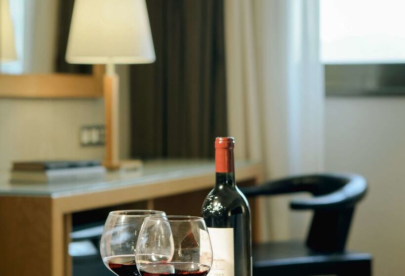 Отель Hesperia Barcelona Sant Just