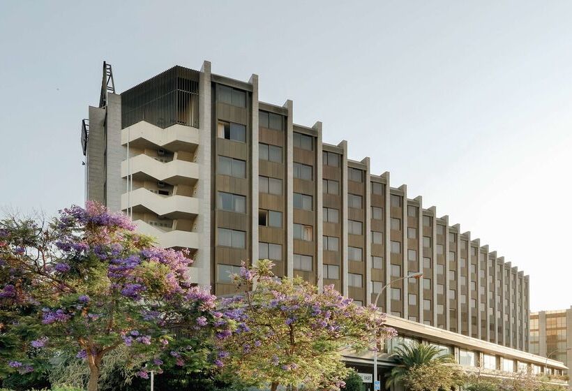 Отель Hesperia Barcelona Sant Just