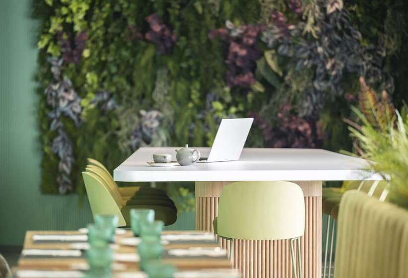 Отель Hesperia Barcelona Sant Just