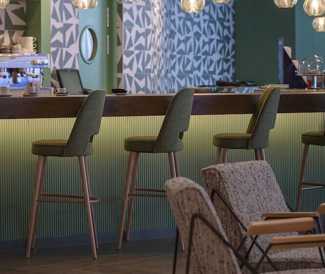 Отель Hesperia Barcelona Sant Just