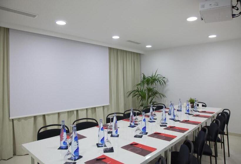 Отель HM Tropical