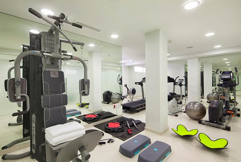 Отель HM Tropical