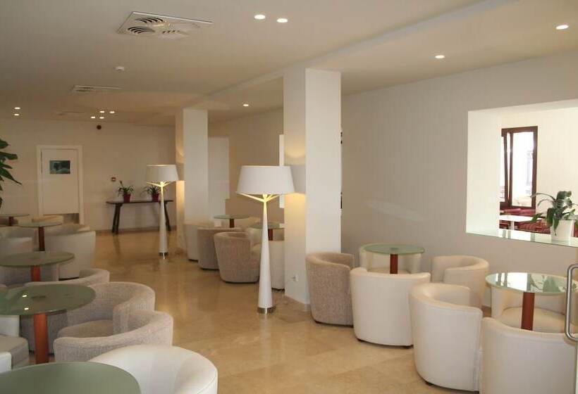 בית מלון כפרי Hoposa Uyal