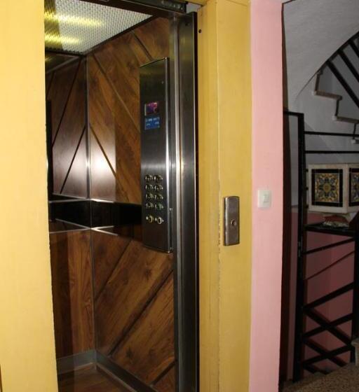 בית מלון כפרי Hostal Mengual