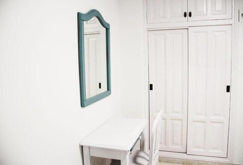 בית מלון כפרי Hugo Beach