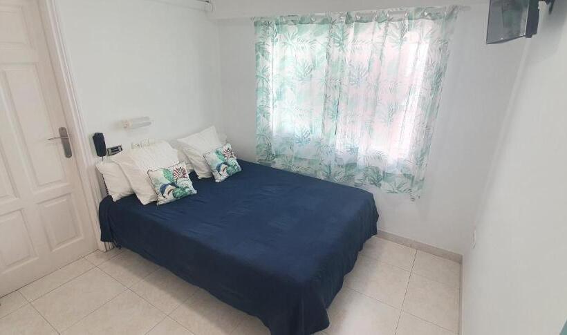 בית מלון כפרי Hugo Beach