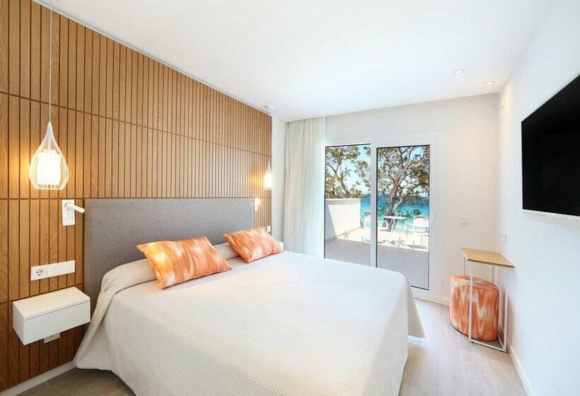 هتل Iberostar Waves Playa de Muro