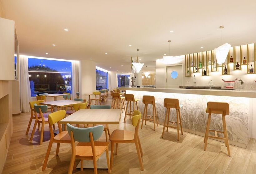 هتل Iberostar Waves Playa de Muro