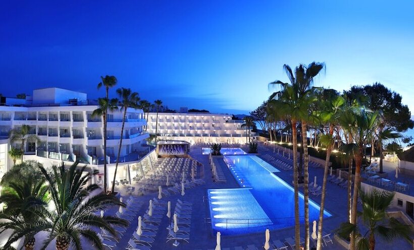 هتل Iberostar Waves Playa de Muro