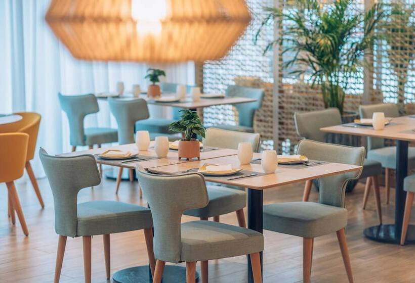 هتل Iberostar Waves Playa de Muro