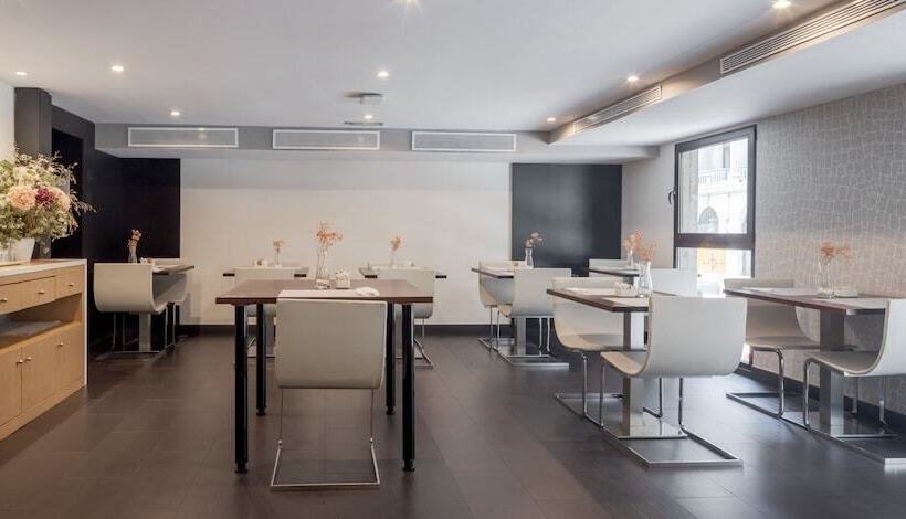 هتل Ilunion Almirante