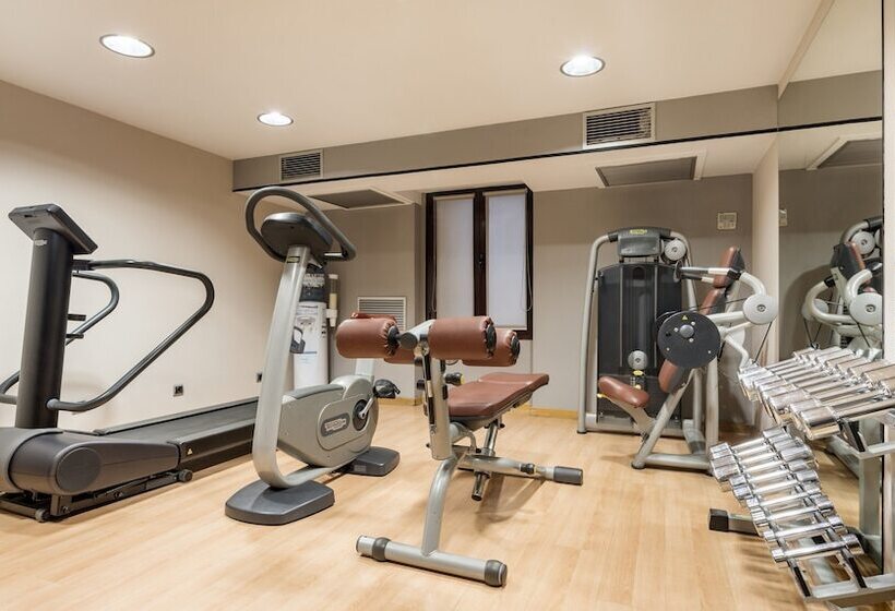 هتل Ilunion Almirante