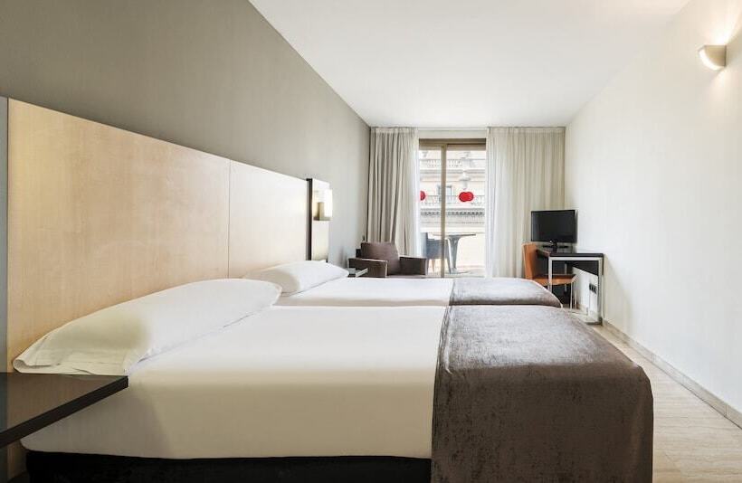 هتل Ilunion Almirante