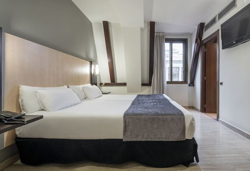 Отель Ilunion Almirante