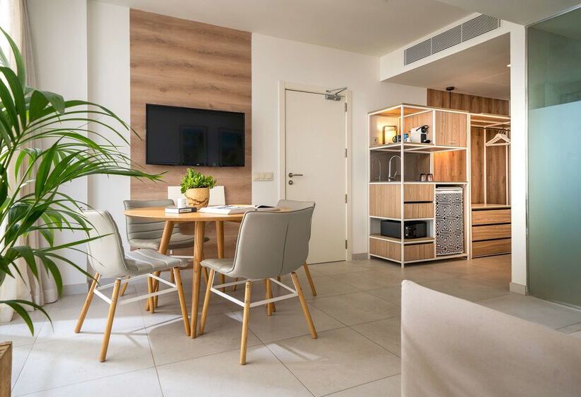 هتل Innside By Meliá Calviá Beach