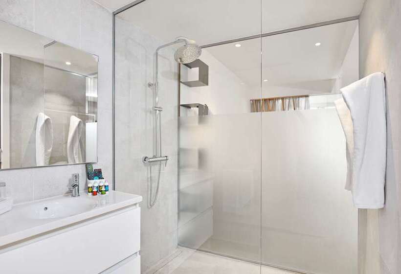 هتل Innside By Meliá Calviá Beach