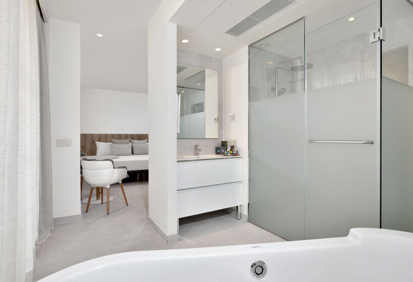 هتل Innside By Meliá Calviá Beach