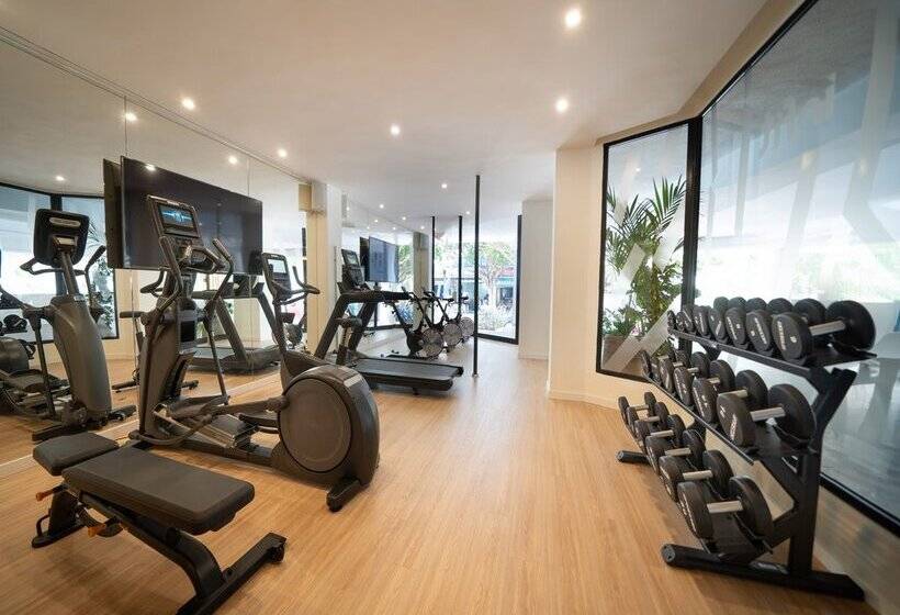 هتل Innside by Meliá Wave Calviá