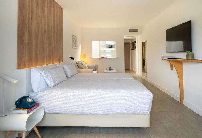 هتل Innside by Meliá Wave Calviá