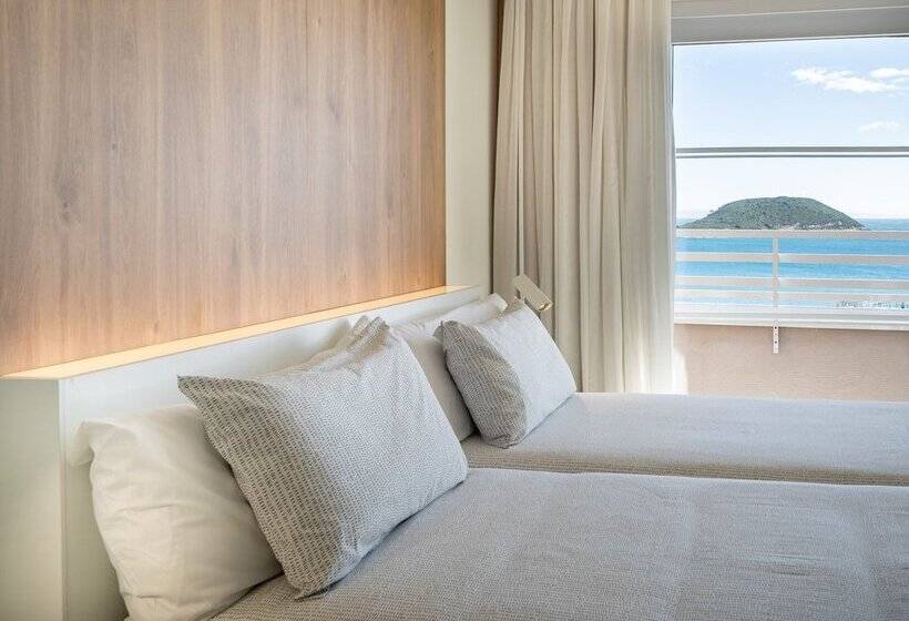 هتل Innside by Meliá Wave Calviá