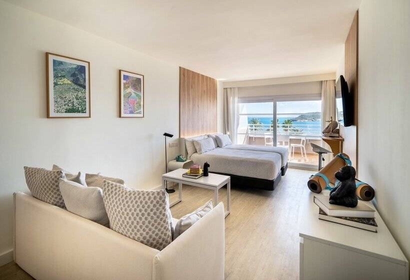 هتل Innside by Meliá Wave Calviá