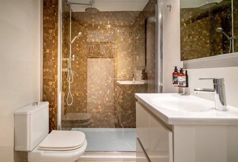 هتل Innside by Meliá Wave Calviá