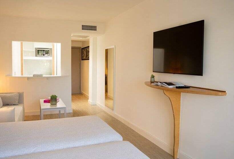 هتل Innside by Meliá Wave Calviá