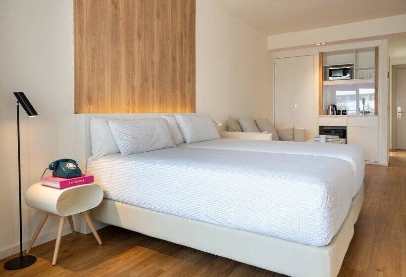 هتل Innside by Meliá Wave Calviá