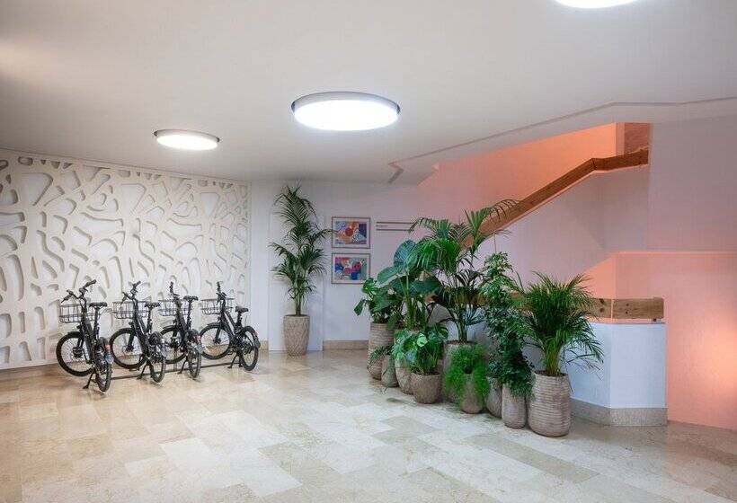 هتل Innside by Meliá Wave Calviá