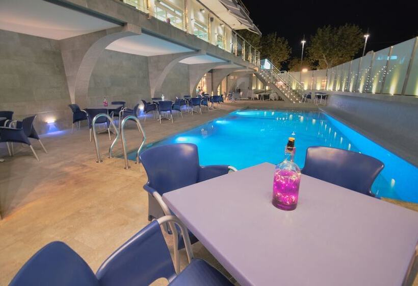 Отель Internacional