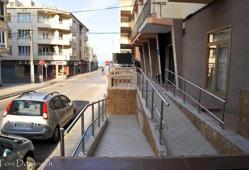 هتل Iris   Only Adults