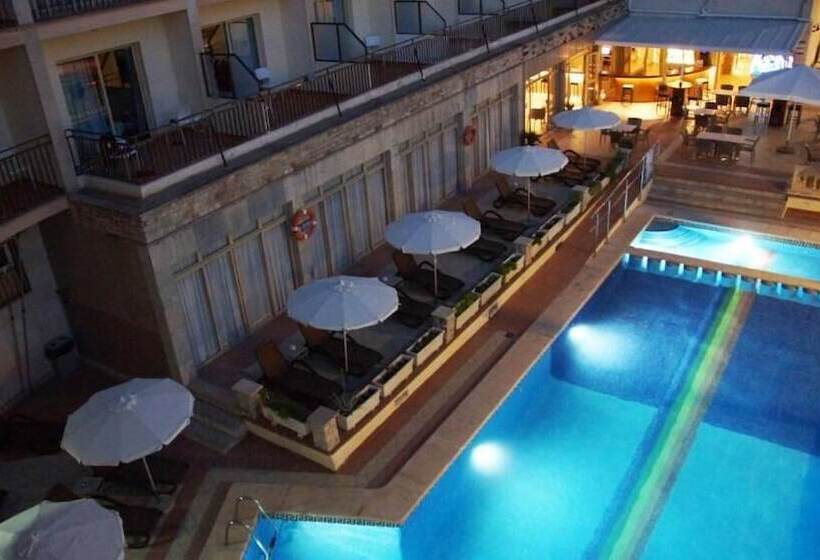 هتل Iris   Only Adults