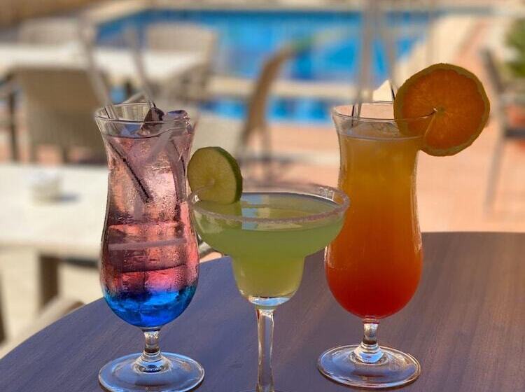 هتل Iris   Only Adults