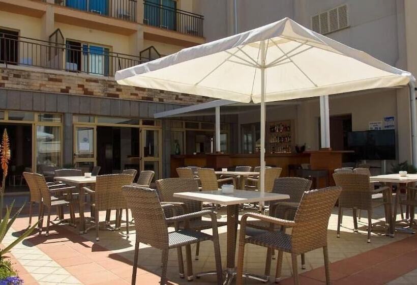 هتل Iris   Only Adults