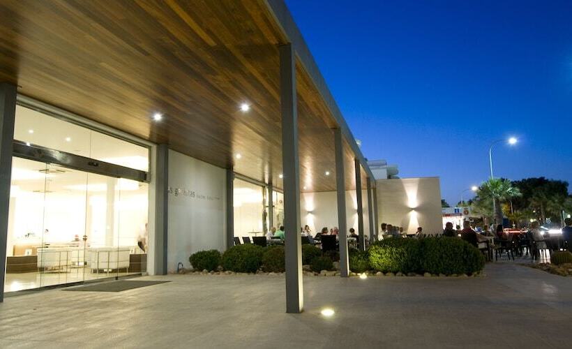 Las Gaviotas Suites Hotel & Spa