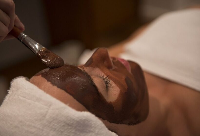 Las Gaviotas Suites Hotel & Spa