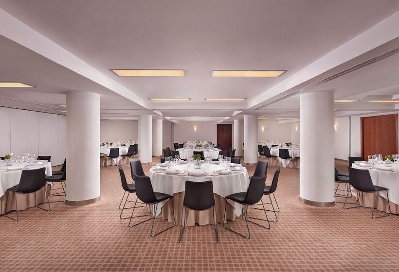 Отель Le Méridien Barcelona