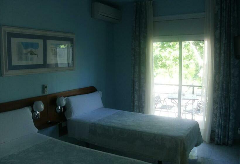 Отель Marina Folch