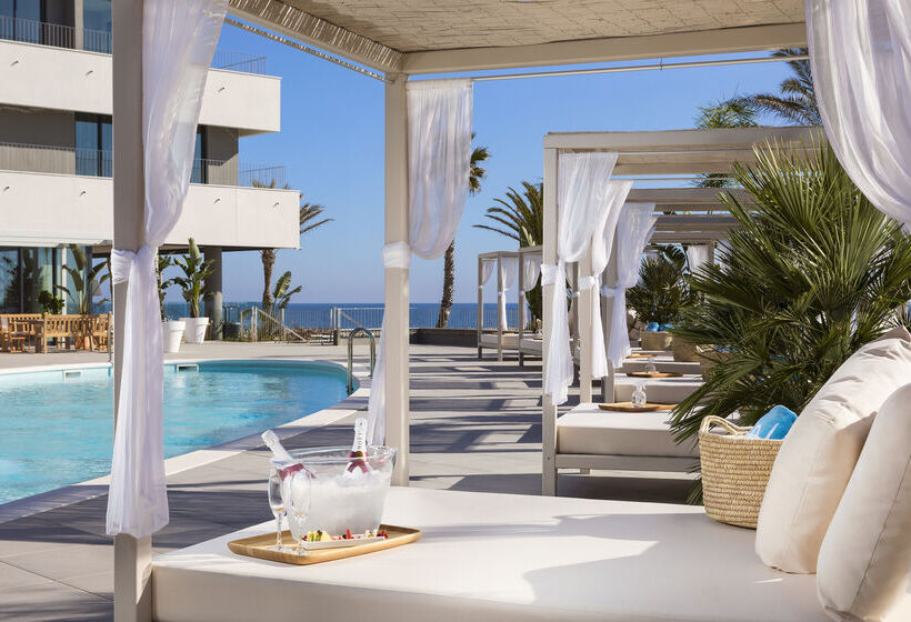 فندق Me Sitges Terramar