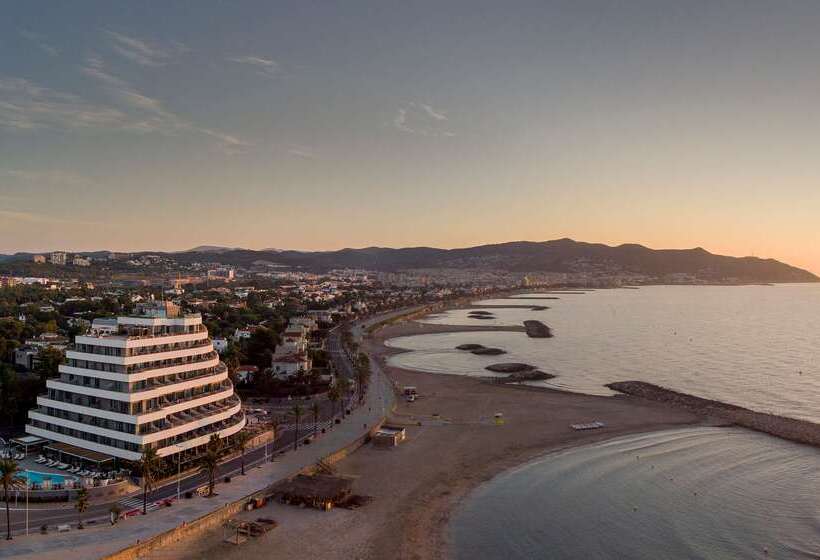 فندق Me Sitges Terramar
