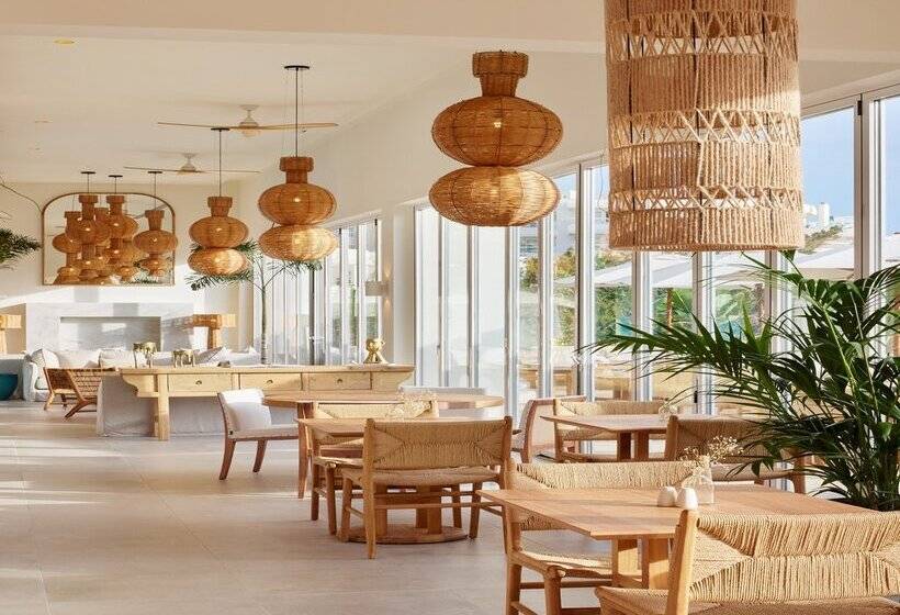 Отель Meliá Ibiza