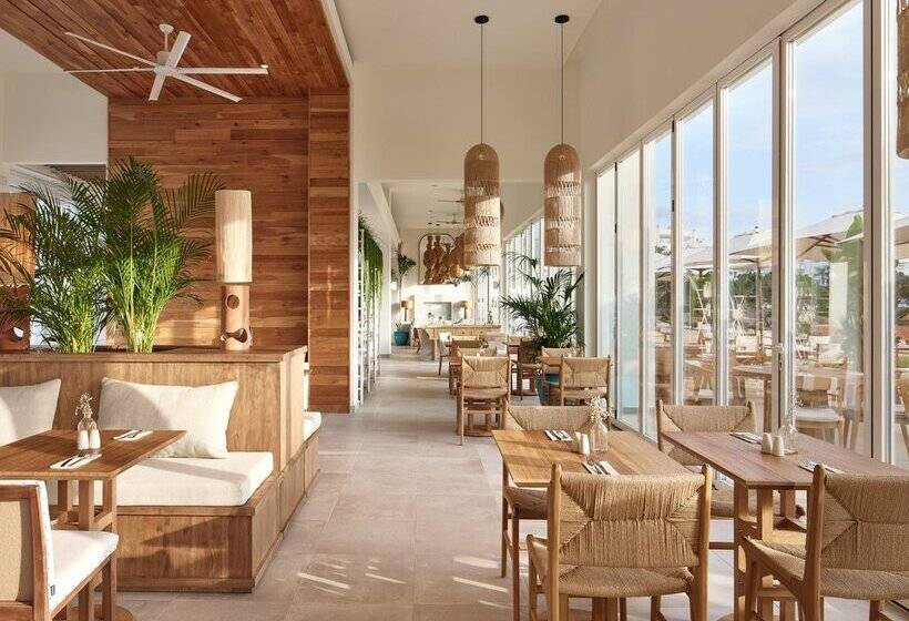 Отель Meliá Ibiza